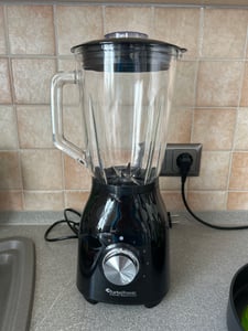 TurboTronic Standmixer – BG6 – 1400 W, 1,5-L-Glasbehälter, Ice-Crush-Funktion, Smoothie-Maker und Milchshaker, Edelstahlgehäuse, BPA-frei, Silber Schwarz Kunden-Foto 3