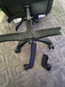 FORCE ONE Gamingstuhl aus Kunstleder mit Verstellung | Massagefunktion | Fußstütze | X ONE: Schwarz Kunden-Foto 1