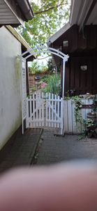 Melko růžový oblouk s bránou dřevěná pergola mřížový růžový sloup - černý Fotografie od zákazníka č. 1