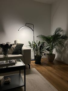 Andoer HD-M6X 36W podlahové LED video světlo Half Moon Filling Light 3200K-5600K stmívatelné s 180cm/ 70,9in kovovým stojanem na světlo držák telefonu dálkové ovládání pro kosmetický salon make-up živé vysílání noční světlo Fotografie od zákazníka č. 1