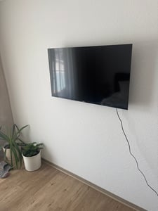 Smart Tech 32HH01K, Whale OS, 32 Zoll (80 cm), HD-LED-Fernseher mit Netflix, YouTube, Amazon Prime Video und Disney+ Kunden-Foto 2