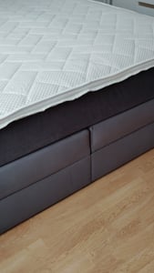 TRADA Verde Lux Lit Boxspring Lit adulte 160x200 avec Matelas Ressorts ensachés, Rangement et surmatelas en velours Noir Photo du client 2