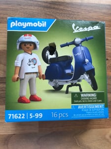 PLAYMOBIL Cars 71621 1969 Vespa 150 Sprint Veloce, Hellgrün Kunden-Foto 2