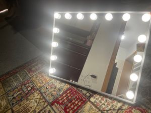 VANITII Hollywood Schminkspiegel 80cm x 58cm mit Beleuchtung 18 Dimmer Leuchten 3 Lichtmodus Kosmetikspiegel für Badzimmer Schminktisch Weiß Kunden-Foto 1