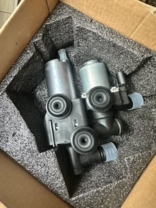 Elektrische koelvloeistofklep voor BMW 3-serie E46, X3 E83, Z3 E36, artikelnummer 64118369807 Klantenfoto 1