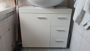 VASAGLE Waschbeckenunterschrank mit Füßen, 3 große Schubladen, 2 Fächer hinter der Tür, 30 x 70 x 64 cm, Weiß Kunden-Foto 4