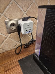 nástěnná zásuvková lišta 8 v 1, EU zástrčka s vypínačem, 4000 W, 4 zásuvky AC / 2 USB-A / 2 USB-C Fotografie od zákazníka č. 2