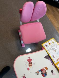 2026 Upgraded Kinder Tisch und Stuhl Set, höhenverstellbare Kinder funktionale Schreibtisch und Stuhl Set für Kinder 3-16, Kinder Studie Schreibtisch Kunden-Foto 4