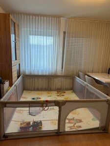 Laufstall Baby mit Matratze, Laufgitter Baby 200x180cm XXL, Playpen aus 600D Oxford Gewebe, mit Atmungsaktivem Netz, 50 Bälle Bunt, Tragetasche, Grau Kunden-Foto 2