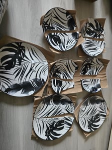 Geschirr-Set PALME aus Porzellan, 18-teilig mit Palmblätter- & Monster-Design Kunden-Foto 1