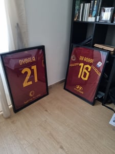 SucceBuy-Trikot-Präsentationsrahmen 590x790x40mm Schattenbox für Sporttrikots Fotorahmen für Fußballtrikot Basketballtrikot oder Radtrikot Kunden-Foto 2