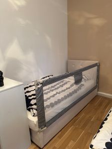 200cm Baby Bettgitter Einziehbare Babybettgitter Kinder Bettgitter Bettschutzgitter Höhenverstellbar Rausfallschutz für Bett grau Kunden-Foto 2