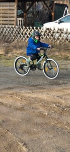Bergsteiger Kansas 20 Zoll Kinderfahrrad, geeignet für 6, 7, 8, 9 Jahre, Shimano 6 Gang-Schaltung, Mountainbike mit Weißwandbereifung, Jungen-Fahrrad, Mädchen-Fahrrad Kunden-Foto 2