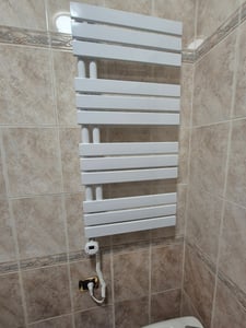 S'AFIELINA Handtuchheizkörper Elektrisch 1320×600mm, Badheizkörper Elektrisch mit Thermostat, WiFi, programmierbarem Timer, LCD-Anzeige, 800 W, Weiß Kunden-Foto 1