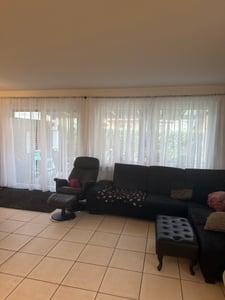 Tenda in voile bianco 300x230 cm con nastro multifunzionale - Elegante, di facile manutenzione, traslucida, pronta da appendere Foto del cliente 1