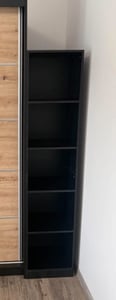 Libreria a colonna – nera, alta, moderna Foto del cliente 1