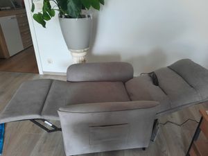 FLEXISPOT Elektrischer Relaxsessel mit Liegefunktion 105°–155°, Verstellbarer TV- & Fernsehsessel für Wohnzimmer, Rückenlehne & Fußstütze (Lichtgrau) Kunden-Foto 8