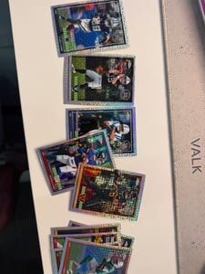 Scatola da collezione Topps Flagship NFL, edizione 2026, in lingua inglese Foto del cliente 1