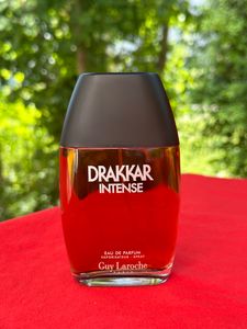 Guy Laroche Drakkar Intense Eau de Parfum Intense pour homme 50ml Foto del cliente 2