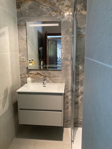 Aqualine Spiegel mit LED-Licht und Ablage 60x80cm, Glasablage, Knopfschalter Kunden-Foto 1