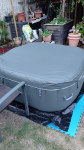 AREBOS Whirlpool aufblasbar | Ø208cm | 6 Personen | 130 Düsen | 1000L | Abdeckung Kunden-Foto 10