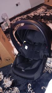 Bergsteiger Nizza 3 in 1 Kinderwagen, Kombikinderwagen Komplettset, Babywanne & Buggy Sportsitz inklusive, Auto-Babyschale & Isofix Station optional Kunden-Foto 2