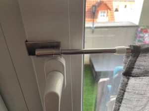 Klemmstange Scheibenstange »Denver« KlemmFix Metall Ausziehbar 75-125 cm Weiß 8/10mm Montage ohne Schrauben und Bohren Scheibengardine, 20190931 Kunden-Foto 2