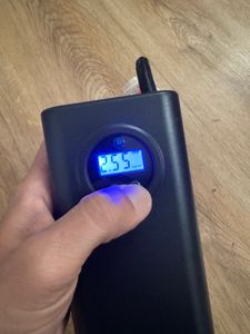 Akku-Luftpumpe Luftpumpe Kompressor-Reifenfüller mit LCD-Display,mit 3 Düsenadaptern Kunden-Foto 1