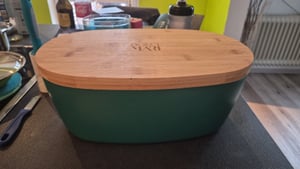 Kontajner na chlieb Dolce Mare Box na chlieb Box na chlieb Bambusová doska na krájanie Zelená Fotografia od zákazníka č. 1