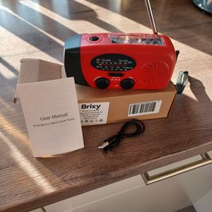 Brixy Notfallradio – Radio mit Akku für Notfälle – Aufziehbar – Solar – Taschenlampe – Powerbank – R Kunden-Foto 1