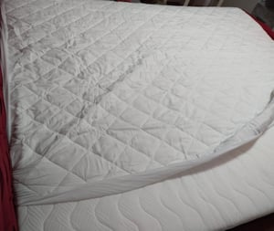 pikowany ochraniacz na materac Blumtal - antyalergiczny i wodoodporny ochraniacz na materac 135x190x30cm Zdjęcie produktu od klienta nr 1
