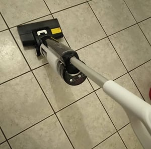 Redkey W12 SE, odkurzacz do pracy na mokro i sucho 2 w 1, 45 minut, zbiornik na wodę o pojemności 600 ml, automatyczna funkcja czyszczenia, dezynfekcja elektrolityczna, rozczesywanie włosów Zdjęcie produktu od klienta nr 2