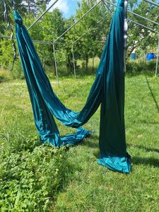 VEVOR Aerial Yoga Hängematte Set 8 x 2,8 m, Grün Aerial Yoga Swing Air Fliegen, Indoor Aerial Yoga Hammock Swing 1000 kg Max. Tragfähigkeit, inkl. Yoga-Socken & Stahlkarabiner & Alu-Drehgelenk Kunden-Foto 1