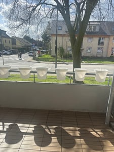 2er Set Balkon-Blumenkasten rund 28cm, Geländertopf, Balkonkasten, Blumentopf, Pflanztopf Railing 13L weiß Kunden-Foto 1