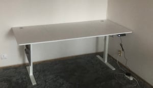 SONGMICS Výškově nastavitelný stůl, 180 cm, paměťová funkce se 4 výškami, port USB-C, organizér Fotografie od zákazníka č. 7