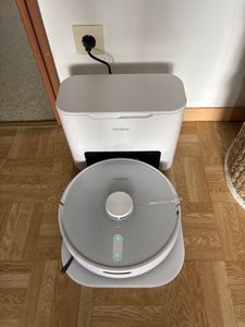 Staubsauger Roboter 10000Pa,Ultradünn & Leise, 150 Min Laufzeit, Ideal für Teppiche, Tierhaare und Hartböden, mit WiFi/Alexa/App-Steuerung Kunden-Foto 3