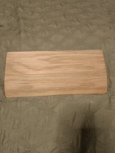 Dubová police z masivu s přírodní hranou/stromovou hranou 40x10x2,5cm olejovaná, dubová police, dřevěná nástěnná police s upevněním Fotografie od zákazníka č. 4