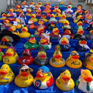 Tobar Canard de bain GIANT DUCK coloré Jouet pour le bain 27 cm Photo du client 1