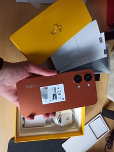 POCO X8 Pro Max, 17,4 cm (6.83"), 2772 x 1280 Pixel, 12 GB, 256 GB, 50 MP, Weiß Kunden-Foto 4