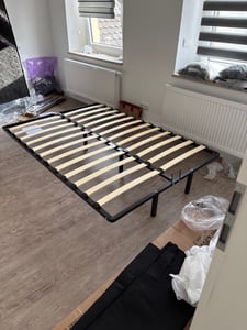 Łóżko tapicerowane Flieks ze schowkiem, łóżko dwuosobowe 140x200 cm, łóżko na sprężynach skrzyniowych ze stelażem listwowym, łóżko do przechowywania, funkcjonalne łóżko aksamitne, szare Zdjęcie produktu od klienta nr 1