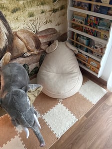 Kinder Sitzsack „MIKI“ mit Ohren - Bequem, Montessori Sitzkissen für Kinderzimmer (Blau, 68/68/50 mit Ohren) Kunden-Foto 1