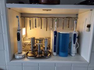ORAL-B iO Series 10 Stardust White Electric toothbrush + iO Sense charger White Foto del cliente 1