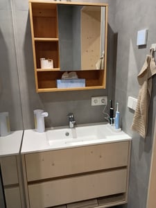 WISFOR Wandschrank Bambus, Badezimmerschränke Hängeschrank Badezimmerschrank Wandmontage mit 2 Schranktür magnetische Tür und verstellbaren Regalen, 5 Kunden-Foto 1