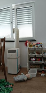 De’Longhi PAC ES72 PINGUINO COMPACT tragbare Klimaanlage mit Abluft, bis 60qm, 65 dB, weiß Kunden-Foto 6