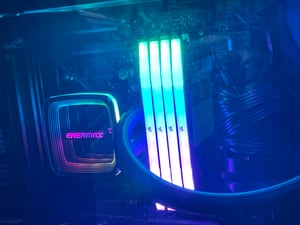 Corsair Vengeance RGB , 32 GB, 2 x 16 GB, DDR5, 6000 MHz, 288-pin DIMM, Schwarz Kunden-Foto 1