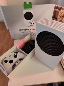 Microsoft Xbox Series S Spielekonsole 512 GB WLAN Weiß Kunden-Foto 2