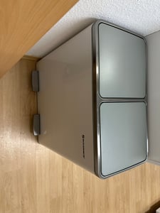 SONGMICS Cestino per rifiuti, sistema di separazione dei rifiuti, con 2 scomparti, 2 x 30 L, cucina Foto del cliente 1