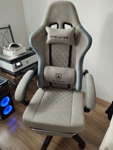 GTPLAYER Gaming Stuhl Ergonomischer Gaming Sessel Schreibtischstuhl PC Gamer Racing Stuhl mit Stoffoberfläche, Federsitzkissen, Verbindungsarmlehnen, mit Fußstütze bis 153 kg belastbar grau Kunden-Foto 10