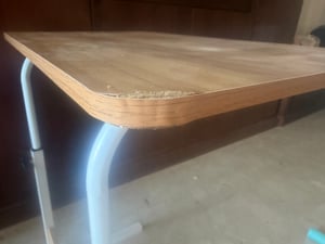 Verstellbarer, tragbarer Arbeitstisch aus Holz mit Rollen, höhenverstellbar bis 90 cm, vielseitig einsetzbar - EVOSTUL Kunden-Foto 10