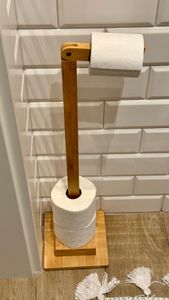 Relaxdays Toilettenpapierhalter stehend, Bambus, ohne Bohren, Ersatzrollenhalter Toilettenpapier, 72x17,5x24 cm, natur Kunden-Foto 2